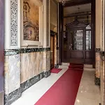 Stunning Cupola Apt-steps From San Babila & Duomo Appartement