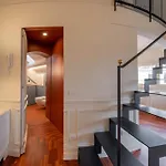 Stunning Cupola Apt-steps From San Babila & Duomo Milan