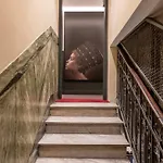 Stunning Cupola Apt-steps From San Babila & Duomo Appartement *
