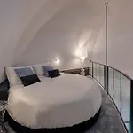 Stunning Cupola Apt-steps From San Babila & Duomo