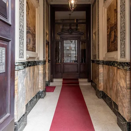 Stunning Cupola Apt-steps From San Babila & Duomo Milano
