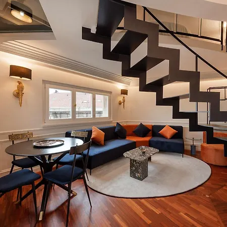 Stunning Cupola Apt-steps From San Babila & Duomo Daire Milano