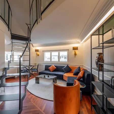 Stunning Cupola Apt-steps From San Babila & Duomo 밀라노